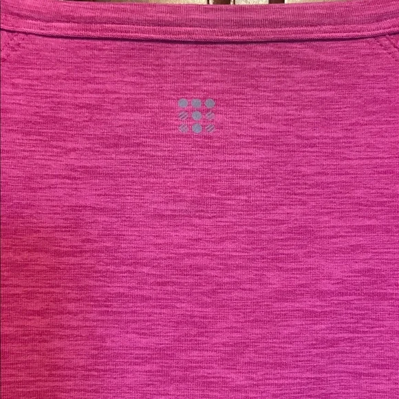Title Nine Grace Curve Fuchsia Long Sleeve Top Size Medium - Picture 7 of 8